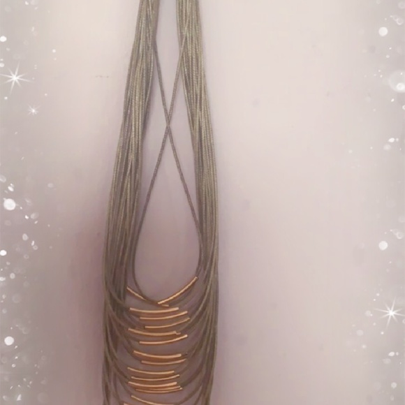 Beautiful green necklace with gold - Picture 2 of 2